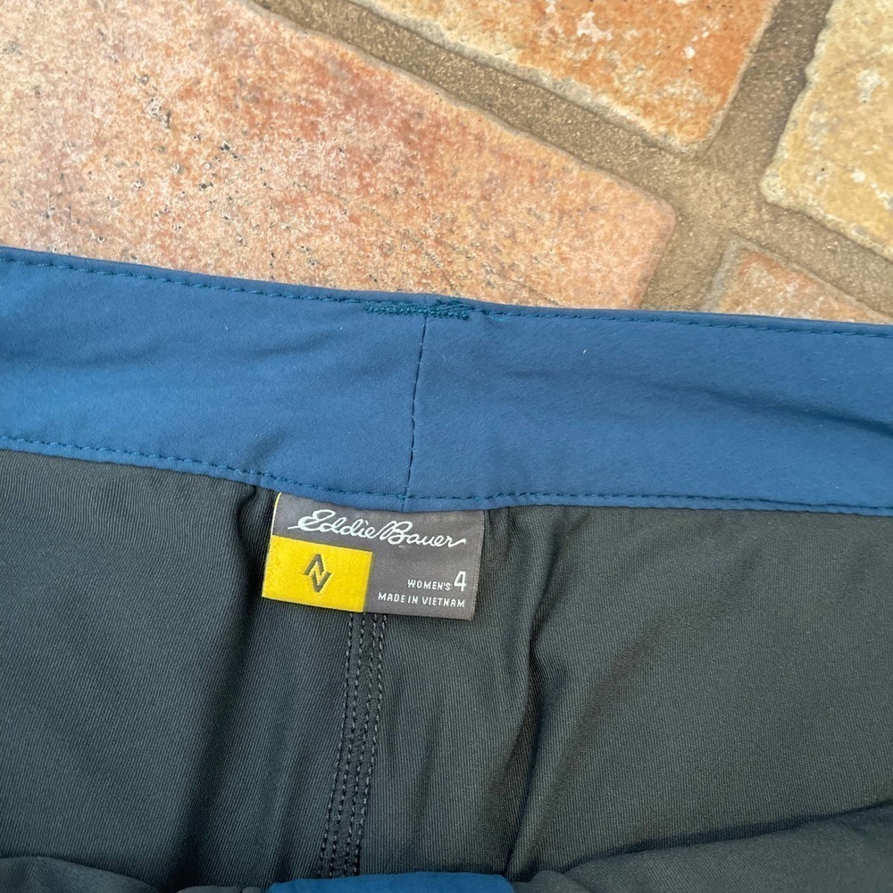 Eddie Bauer all-terrain Skort - Picture 3 of 4